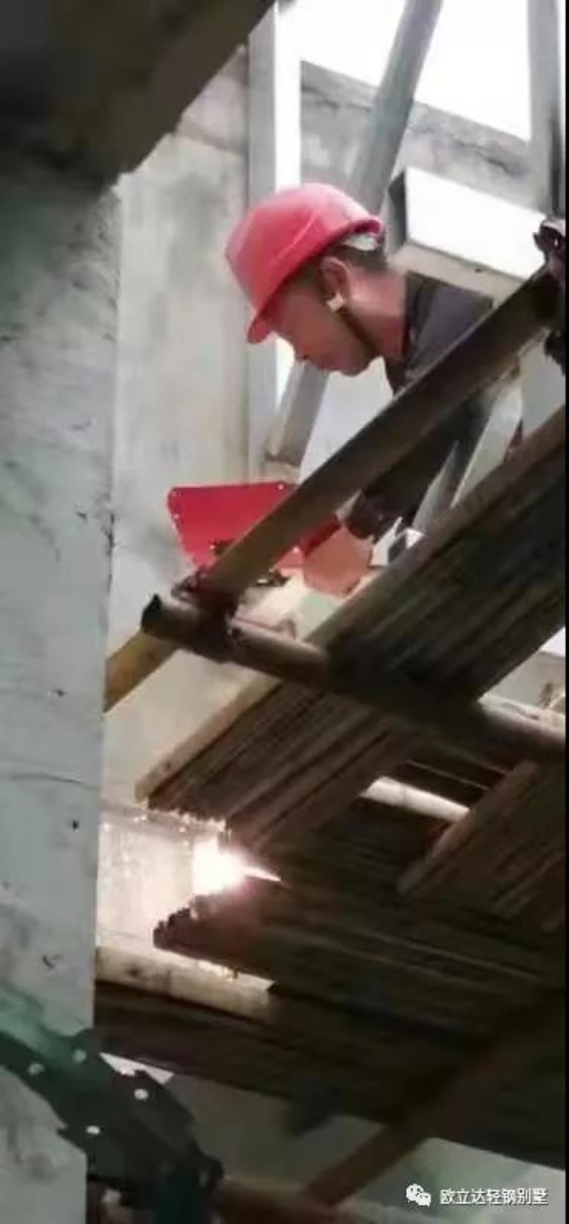 山AG尊龙凯时- 尊龙凯时官方网站- APP下载东润鑫钢结构：专注钢结构二手与翻新轻定制实力铸就